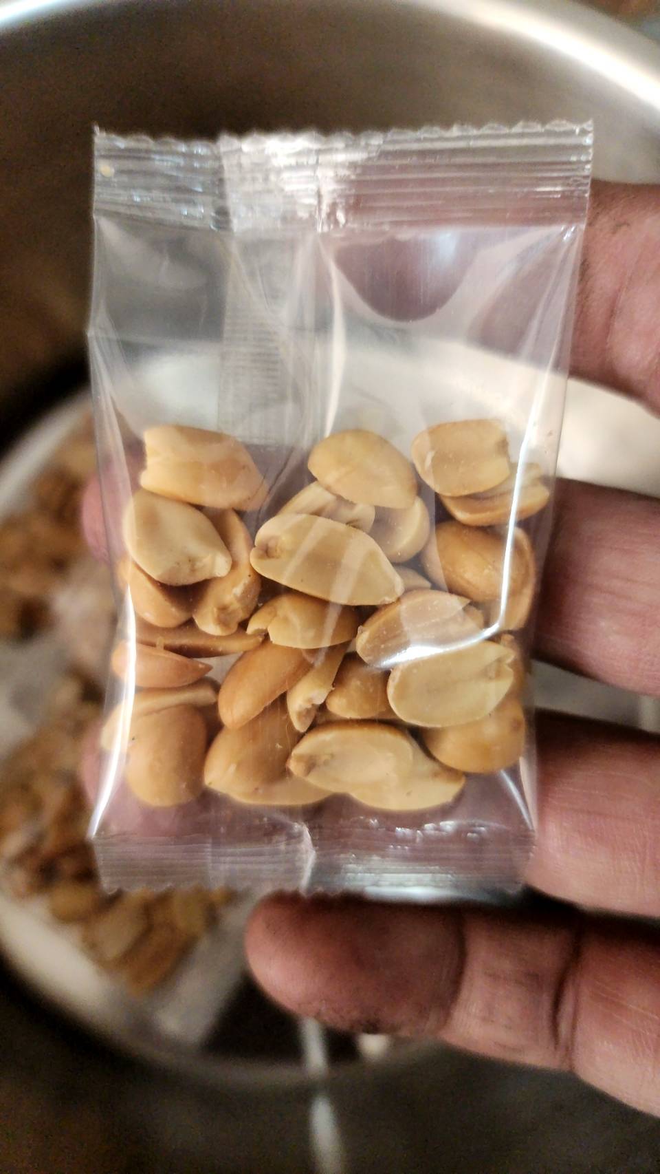 顆粒花生隨身包